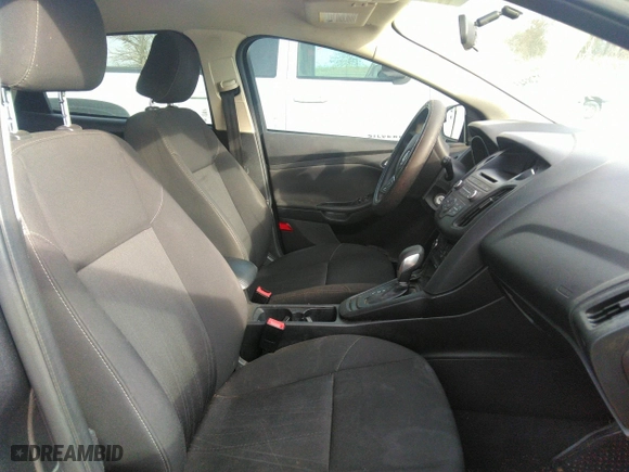 2017 Ford Focus SE with VIN 1FADP3K22HL205445, listed as a IAAI auction lot 40720343 with 39,959 mi miles. Bid and sale history available at carsss.com. Image 5.