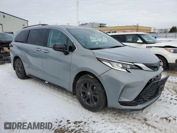 2024 Toyota Sienna LE with VIN 5TDGSKFCXRS127998, listed as a Copart auction lot 47474115 with 29,643 mi miles and Salvage Title. Bid and sale history available at carsss.com. Image 4.