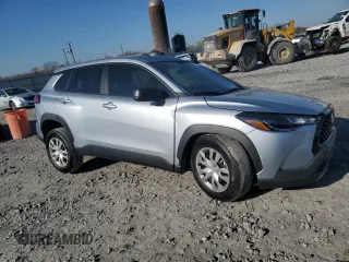 2023 Toyota Corolla Cross L z VIN 7MUAAAAG4PV060069, wystawiony jako Copart lot #51700565 z przebiegiem 20 324 mil mil oraz Szkoda całkowita • Salvage title. Historia ofert i sprzedaży dostępna na DreamBid. Obrazek 4.