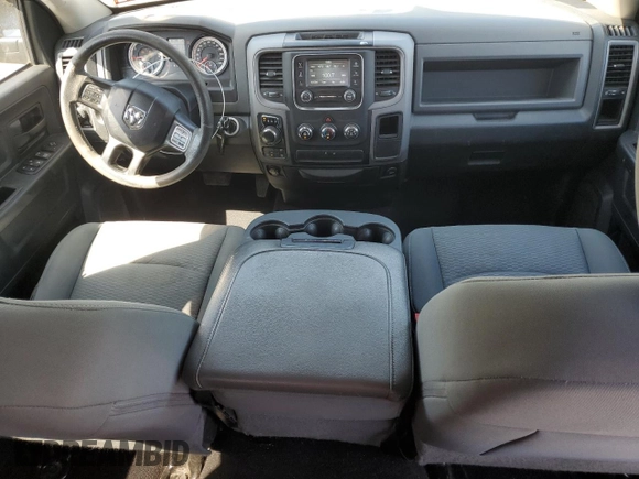 2016 Ram 1500 Express z VIN 1C6RR7FG1GS353539, wystawiony jako Copart lot #55940265 z przebiegiem 130 268 mil mil oraz Szkoda całkowita • Salvage title. Historia ofert i sprzedaży dostępna na DreamBid. Obrazek 8.