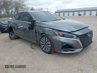 2023 Nissan Altima SV z VIN 1N4BL4DV7PN413629, wystawiony jako IAAI lot #42034442 z przebiegiem 15 421 mil mil oraz . Historia ofert i sprzedaży dostępna na DreamBid. Obrazek 1.
