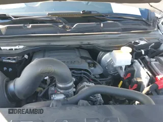 2020 Ram 1500 Laramie z VIN 1C6SRFRT3LN231617, wystawiony jako IAAI lot #41280899 z przebiegiem 38 843 mil mil oraz . Historia ofert i sprzedaży dostępna na DreamBid. Obrazek 20.