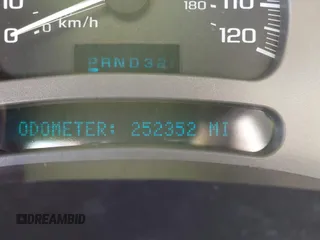 2004 GMC Yukon Denali z VIN 1GKEK63U94J249578, wystawiony jako IAAI lot #42088940 z przebiegiem 253 352 mil mil oraz . Historia ofert i sprzedaży dostępna na DreamBid. Obrazek 7.