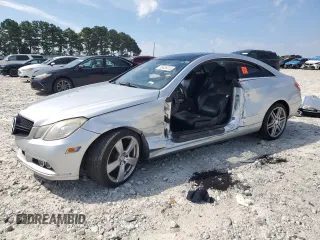 2010 Mercedes-Benz E 350 z VIN WDDKJ5GB0AF014799, wystawiony jako Copart lot #63426815 z przebiegiem 138 459 mil mil oraz Szkoda całkowita • Salvage title. Historia ofert i sprzedaży dostępna na DreamBid. Obrazek 1.