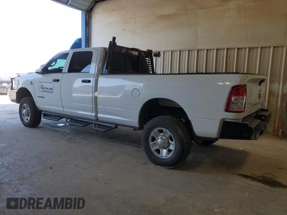 2022 Ram 2500 Tradesman with VIN 3C6UR5HL7NG335589, listed as a Copart auction lot 74685474 with 59,901 mi miles and Salvage title. Bid and sale history available at DreamBid. Image 2.