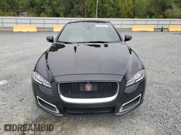 2019 Jaguar XJ Portfolio with VIN SAJWA2G77K8W17956, listed as a Copart auction lot 71780024 with 41,462 mi miles and Salvage Title. Bid and sale history available at DreamBid. Image 5.