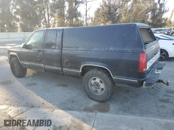 1997 Chevrolet Silverado 1500 with VIN 2GCEK19R3V1281262, listed as a Copart auction lot 41913745 with 218,949 mi miles and Clean Title. Bid and sale history available at DreamBid. Image 2.