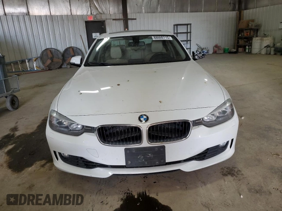 2013 BMW 3 Series 328i xDrive z VIN WBA3B5C5XDF596312, wystawiony jako Copart lot #88660715 z przebiegiem 76 751 mil mil oraz Szkoda całkowita • Salvage title. Historia ofert i sprzedaży dostępna na DreamBid. Obrazek 5.