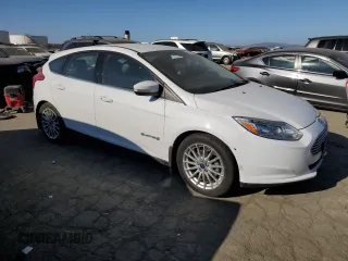 2014 Ford Focus Electric z VIN 1FADP3R47EL364156, wystawiony jako Copart lot #88815175 z przebiegiem 80 828 mil mil oraz Szkody całkowita. Historia ofert i sprzedaży dostępna na DreamBid. Obrazek 4.