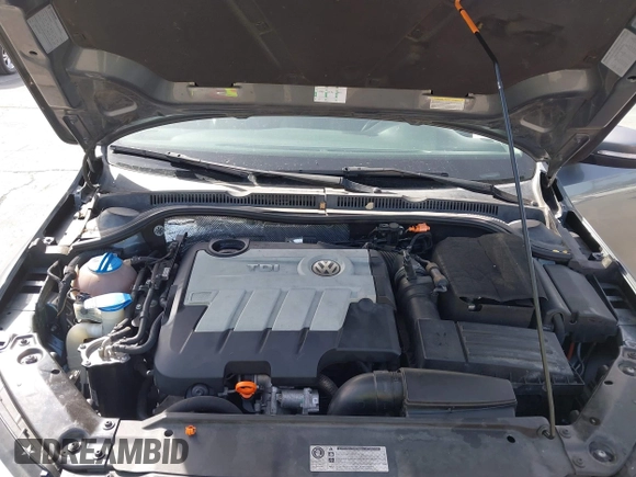 2012 Volkswagen Jetta TDI w/Premium & Nav с VIN 3VWLL7AJ2CM386214, выставлен на аукционе IAAI как лот 42286880 с пробегом 157 185 миль миль и . История ставок и продаж доступна на DreamBid. Изображение 10.
