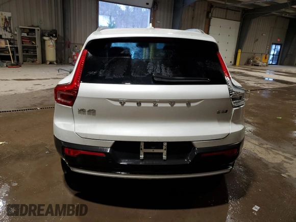2024 Volvo XC40 Plus Bright Theme с VIN YV4L12UE8R2232520, выставлен на аукционе Copart как лот 42527955 с пробегом 12 975 миль миль и Списание • Salvage title. История ставок и продаж доступна на DreamBid. Изображение 6.