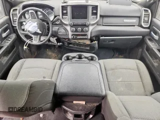 2024 Ram 2500 Big Horn z VIN 3C6UR5DL2RG105664, wystawiony jako Copart lot #60830915 z przebiegiem 53 811 mil mil oraz Szkoda całkowita • Salvage title. Historia ofert i sprzedaży dostępna na DreamBid. Obrazek 8.