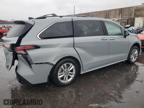 2022 Toyota Sienna XLE Woodland Edition with VIN 5TDASKFC7NS050054, listed as a Copart auction lot 84748544 with 0 mi miles and Salvage Title. Bid and sale history available at carsss.com. Image 3.