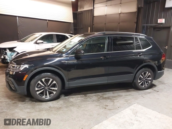 2024 Volkswagen Tiguan S with VIN 3VVFB7AX2RM134769, listed as a IAAI auction lot 42462792 with 1,733 mi miles and . Bid and sale history available at DreamBid. Image 14.