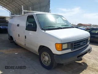 2004 Ford Econoline Cargo with VIN 1FTRE14W44HA29084, listed as a IAAI auction lot 41793350 with 123,429 mi miles. Bid and sale history available at carsss.com. Image 1.
