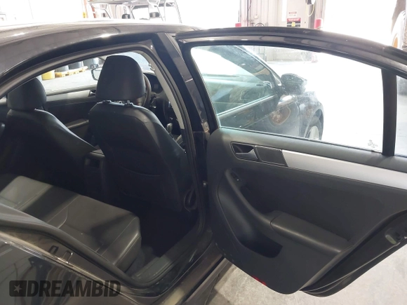 2011 Volkswagen Jetta TDI with VIN 3VWLL7AJ5BM128218, listed as a IAAI auction lot 42250334 with 184,169 mi miles and . Bid and sale history available at DreamBid. Image 8.