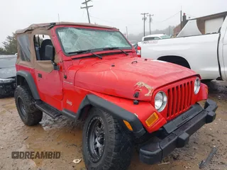 2000 Jeep Wrangler SE with VIN 1J4FA29P7YP793068, listed as a IAAI auction lot 41576287 with 113,298 mi miles. Bid and sale history available at carsss.com. Image 1.