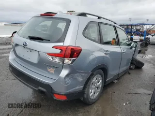 2021 Subaru Forester with VIN JF2SKADC2MH468561, listed as a Copart auction lot 47570615 with 21,531 mi miles and Salvage Title. Bid and sale history available at carsss.com. Image 3.