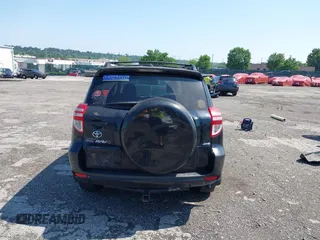 2010 Toyota RAV4 Limited с VIN JTMDK4DV2AD012802, выставлен на аукционе IAAI как лот 42562662 с пробегом 283 501 миль миль и . История ставок и продаж доступна на DreamBid. Изображение 16.
