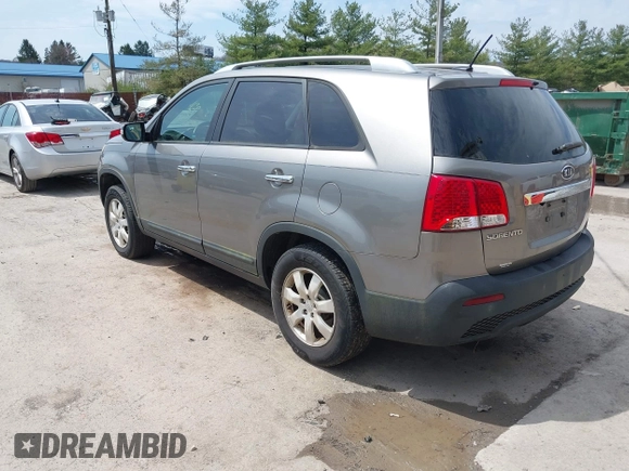 2011 Kia Sorento LX with VIN 5XYKT4A1XBG063246, listed as a IAAI auction lot 42019664 with 264,937 mi miles. Bid and sale history available at carsss.com. Image 3.