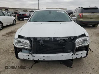 2019 Chrysler 300 Limited with VIN 2C3CCAEG6KH609791, listed as a Copart auction lot 48051065 with 70,013 mi miles and Salvage Title. Bid and sale history available at DreamBid. Image 5.