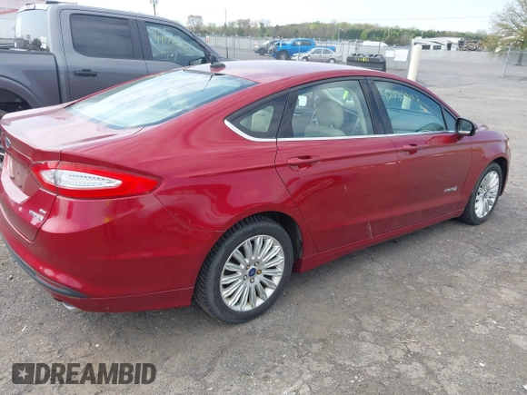 2013 Ford Fusion SE Hybrid with VIN 3FA6P0LU6DR302909, listed as a IAAI auction lot 42035803 with 186,050 mi miles. Bid and sale history available at carsss.com. Image 4.