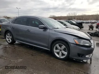 2013 Volkswagen Passat SE z VIN 1VWBH7A38DC021974, wystawiony jako Copart lot #50365355 z przebiegiem 127 888 mil mil oraz Szkoda całkowita • Salvage title. Historia ofert i sprzedaży dostępna na DreamBid. Obrazek 4.