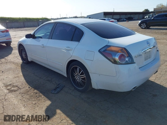 2008 Nissan Altima 2.5 with VIN 1N4AL21E08N443075, listed as a IAAI auction lot 41901276 with 215,772 mi miles. Bid and sale history available at carsss.com. Image 3.