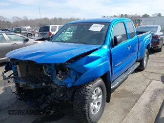 2011 Toyota Tacoma with VIN 5TFUU4EN1BX016557, listed as a IAAI auction lot 41836775 with 123,879 mi miles. Bid and sale history available at carsss.com. Image 2.