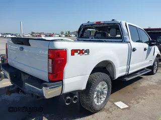 2022 Ford F-250 XL z VIN 1FT7W2BT9NEE21645, wystawiony jako IAAI lot #42013128 z przebiegiem 88 578 mil mil oraz . Historia ofert i sprzedaży dostępna na DreamBid. Obrazek 4.