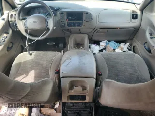2000 Ford Expedition XLT with VIN 1FMRU1665YLB07502, listed as a Copart auction lot 52950825 with Not Provided miles and Salvage Title. Bid and sale history available at DreamBid. Image 8.