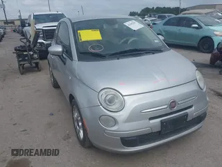 2013 FIAT 500 Pop z VIN 3C3CFFAR6DT633062, wystawiony jako IAAI lot #42302507 z przebiegiem 184 023 mil mil oraz . Historia ofert i sprzedaży dostępna na DreamBid. Obrazek 1.