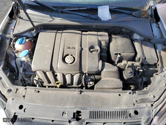 2014 Volkswagen Passat SE with VIN 1VWBP7A38EC008825, listed as a Copart auction lot 51813885 with 197,754 mi miles and Clean Title. Bid and sale history available at carsss.com. Image 11.