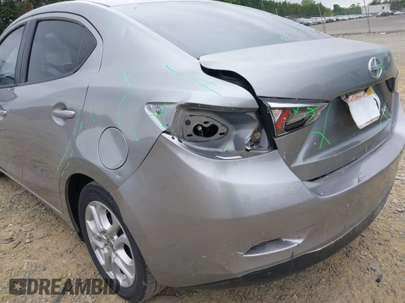 2016 Scion iA z VIN 3MYDLBZV5GY144289, wystawiony jako IAAI lot #42247688 z przebiegiem 107 958 mil mil oraz . Historia ofert i sprzedaży dostępna na DreamBid. Obrazek 6.