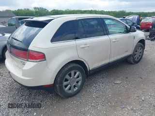 2008 Lincoln MKX z VIN 2LMDU88C98BJ11756, wystawiony jako IAAI lot #42184870 z przebiegiem 170 405 mil mil oraz . Historia ofert i sprzedaży dostępna na DreamBid. Obrazek 4.
