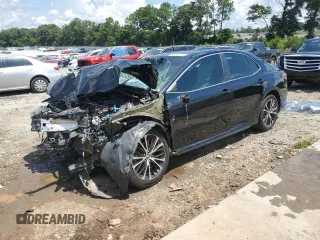 2018 Toyota Camry LE z VIN 4T1B11HK0JU547177, wystawiony jako Copart lot #64444975 z przebiegiem Nie podano mil oraz Nie do naprawy • Non repairable. Historia ofert i sprzedaży dostępna na DreamBid. Obrazek 1.