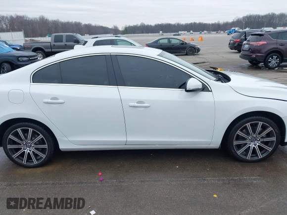 2015 Volvo S60 T6 Drive-E with VIN YV149MFK1F2366869, listed as a IAAI auction lot 41452923 with 98,005 mi miles. Bid and sale history available at carsss.com. Image 13.
