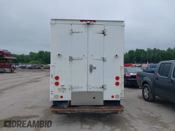 2015 Ford F-250 XL with VIN 1FDBF2B63FEA47602, listed as a IAAI auction lot 42412732 with 436,482 mi miles and . Bid and sale history available at DreamBid. Image 16.