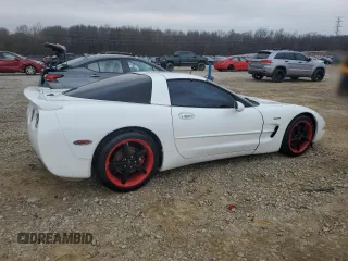 1998 Chevrolet Corvette with VIN 1G1YY22G0W5130768, listed as a Copart auction lot 44248105 with 296,037 mi miles and Clean Title. Bid and sale history available at carsss.com. Image 3.