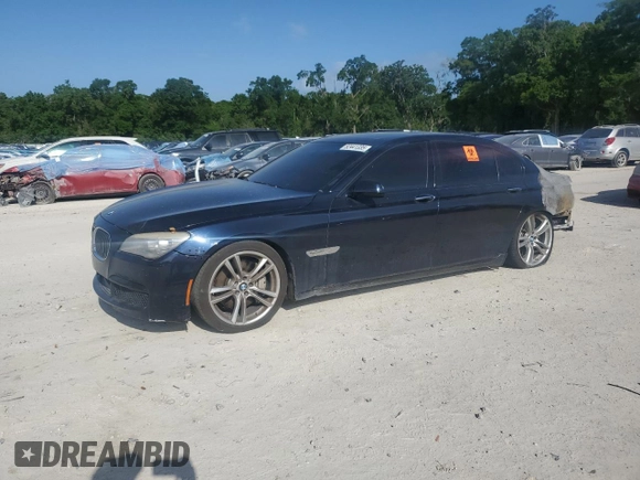 2011 BMW 7 Series 750Li z VIN WBAKB8C52BCY65687, wystawiony jako Copart lot #52441335 z przebiegiem Nie podano mil oraz Nie do naprawy • Non repairable. Historia ofert i sprzedaży dostępna na DreamBid. Obrazek 1.