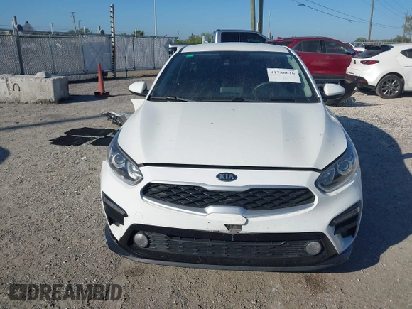 2021 Kia Forte FE with VIN 3KPF24AD3ME268468, listed as a IAAI auction lot 41786616 with 60,041 mi miles. Bid and sale history available at carsss.com. Image 12.