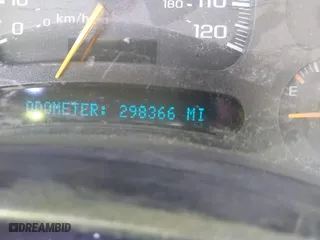 2004 Chevrolet Tahoe LT with VIN 1GNEC13Z44R289535, listed as a IAAI auction lot 41681721 with 298,366 mi miles. Bid and sale history available at carsss.com. Image 7.