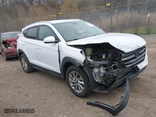 2016 Hyundai Tucson SE with VIN KM8J3CA46GU105087, listed as a IAAI auction lot 40978420 with 103,527 mi miles. Bid and sale history available at carsss.com. Image 1.
