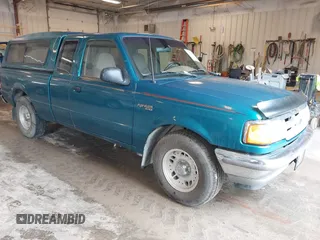 1995 Ford Ranger Splash z VIN 1FTCR14UXSPA86594, wystawiony jako IAAI lot #42517683 z przebiegiem 162 507 mil mil oraz . Historia ofert i sprzedaży dostępna na DreamBid. Obrazek 1.