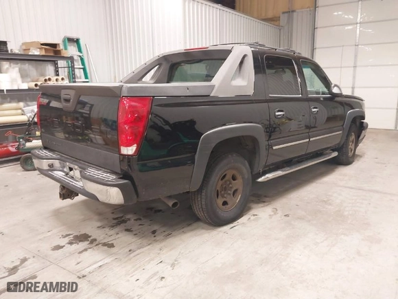 2005 Chevrolet Avalanche LS with VIN 3GNEC12Z45G296522, listed as a IAAI auction lot 41380309 with 245,380 mi miles. Bid and sale history available at carsss.com. Image 4.