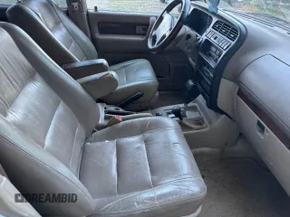 2001 Isuzu Trooper S z VIN JACDJ58X417J03071, wystawiony jako Copart lot #77033444 z przebiegiem 151 982 mil mil oraz Szkody całkowita. Historia ofert i sprzedaży dostępna na DreamBid. Obrazek 5.