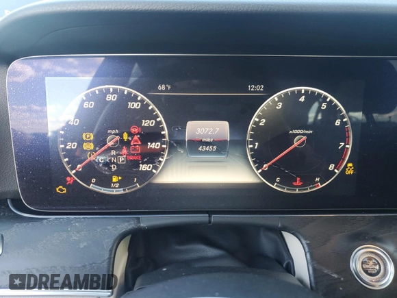 2019 Mercedes-Benz E 450 with VIN WDDZH6JBXKA663095, listed as a Copart auction lot 81369044 with 43,455 mi miles and Salvage Title. Bid and sale history available at DreamBid. Image 9.