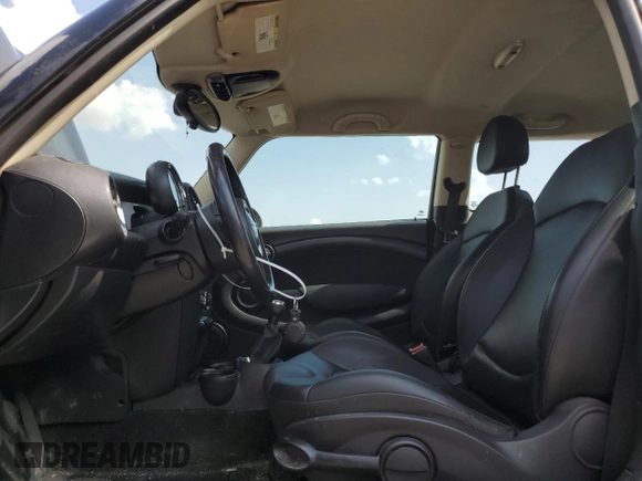 2011 MINI Hardtop with VIN WMWSU3C51BT183638, listed as a Copart auction lot 62762925 with Not provided miles and Non repairable. Bid and sale history available at DreamBid. Image 7.