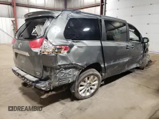 2012 Toyota Sienna XLE с VIN 5TDDK3DC3CS040365, выставлен на аукционе Copart как лот 63818815 с пробегом Не указан миль и Списание • Salvage title. История ставок и продаж доступна на DreamBid. Изображение 3.