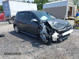 2006 Scion xA z VIN JTKKT624060154597, wystawiony jako IAAI lot #42171046 z przebiegiem 123 076 mil mil oraz . Historia ofert i sprzedaży dostępna na DreamBid. Obrazek 1.